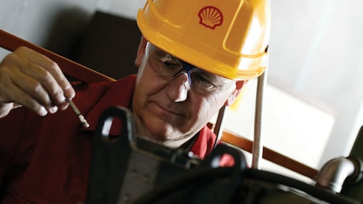 Shell worker with helmet